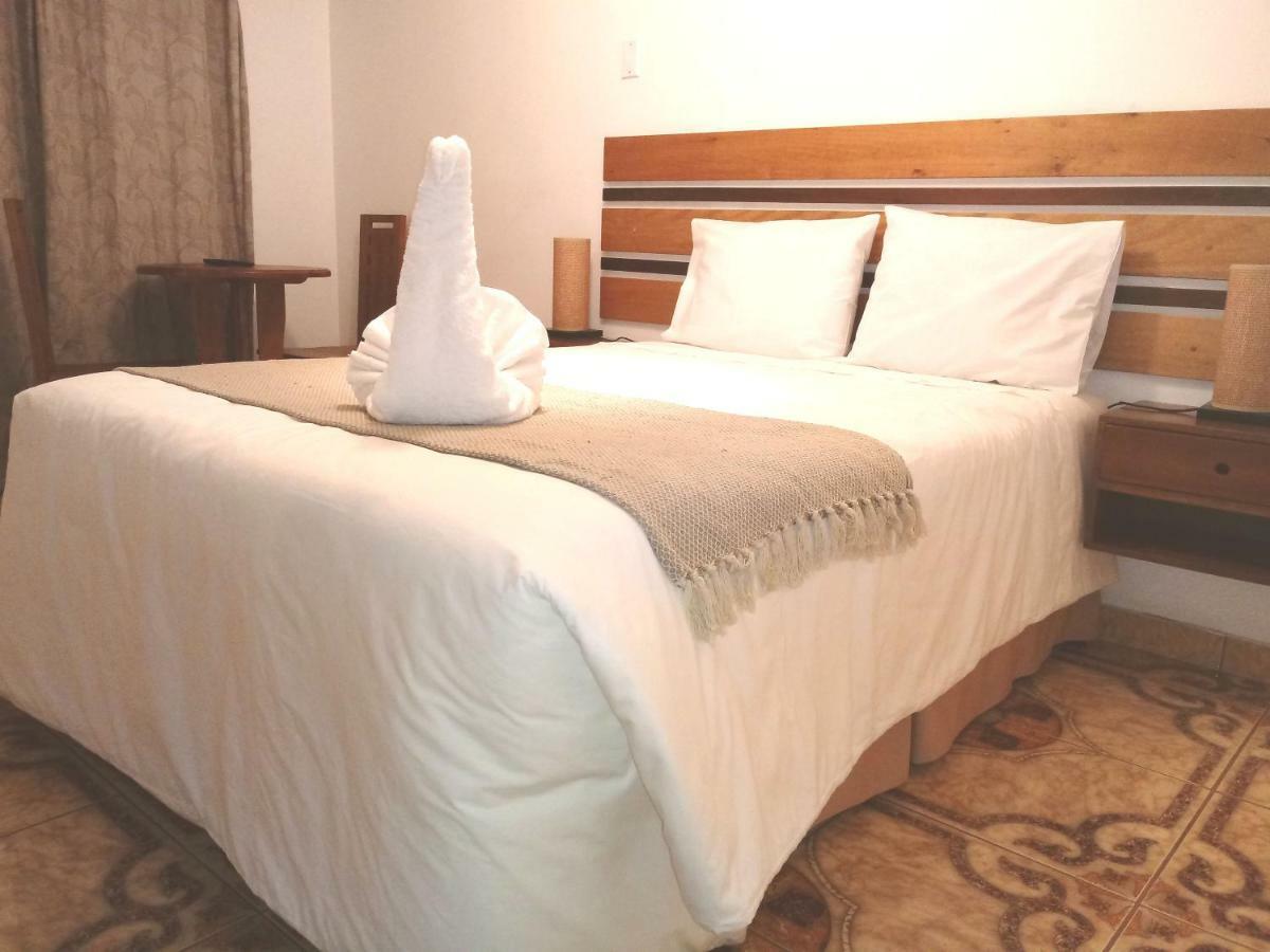 Lunandina Huaraz Luaran gambar
